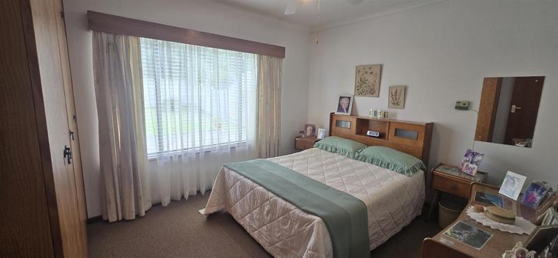 4 Bedroom Property for Sale in Outeniqua Strand Western Cape